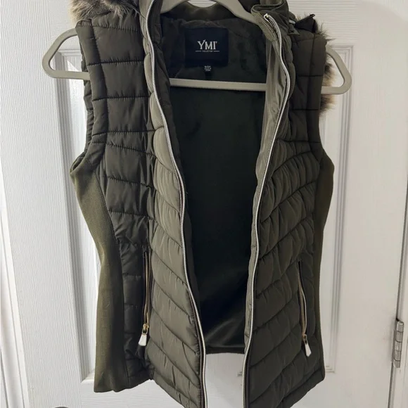 YMI Dark Green Quilted Vest with Faux Fur - Picture 1 of 2